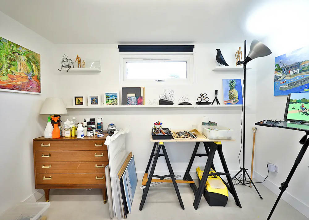 Example of an art and craft studio by Miniature Manors